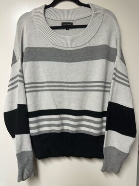 Lucky brand sweater - Large